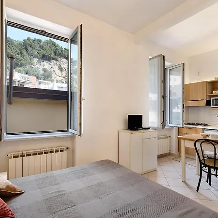 Vecchia Stazione Varigotti Finale Ligure